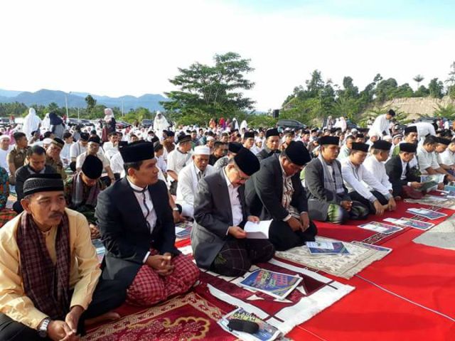 Shalat Idul Fitri 1438 Hijriah di IKK Paritmalintang, Bupati Ali Mukhni Beberkan Rencana Besar Kawasan Tarok City