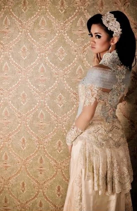 Model rambut untuk kebaya modern