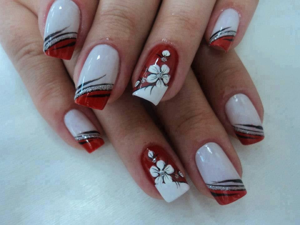 uñas decoradas , decoracion de uñas , uñas en gel , imagenes de uñas pinceladas , imagenes de uñas pintadas 