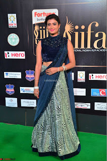 Ishita Vyas in Velvet Sleeveless Choli Designer Saree at IIFA Utsavam Awards 2017  Day 2  HD Exclusive 13.JPG