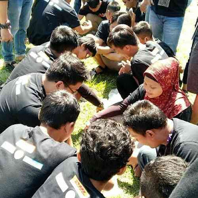 permainan outbound team building