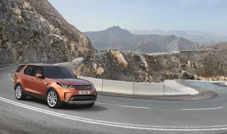 2017 Land Rover Discovery orange picture