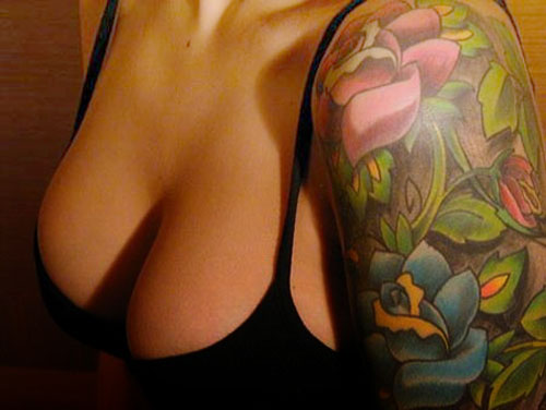 sexy hawaiian flower tattoo designs for women