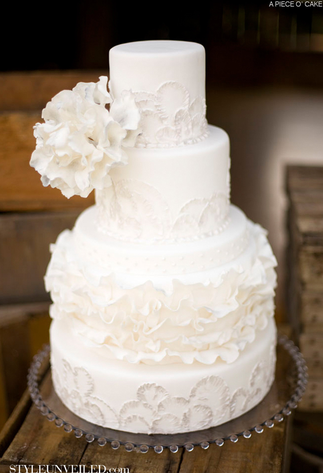 white-wedding-cake-13.jpg