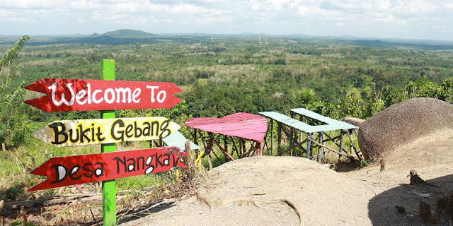 Gerbang Masuk Wisata Bukit Gerbang