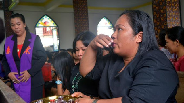 Perayaan Jumat Agung di Gereja Toraja