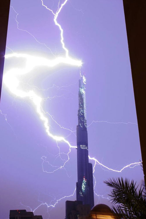 lightning strike Dubai