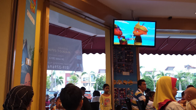 NADIEAEE: Restoran Upin Ipin