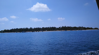 pulau gili labak hikinglab