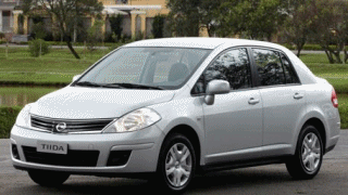 Nissan Tiida Sedan