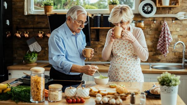 Alimentación en la tercera edad: ¿cómo lograr una dieta balanceada?