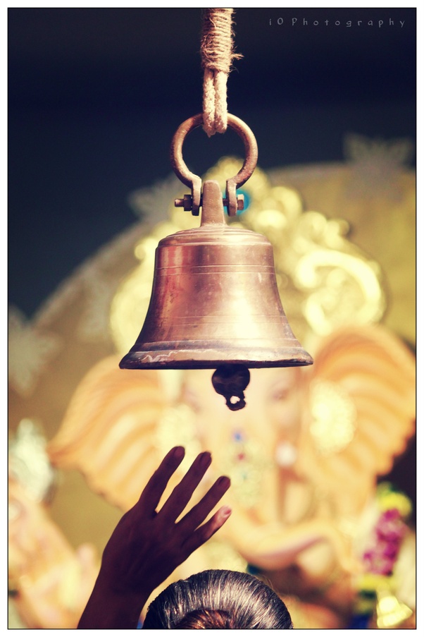 ఆలయ గంటను మ్రోగించి పఠించవలసిన శ్లోకం - The hymn to be recited by the temple bell -