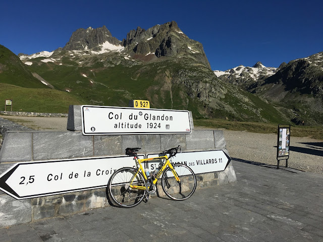 Col du Glandon signs