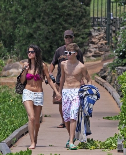 selena gomez bikini justin bieber hawaii. [Justin Bieber y Selena Gómez