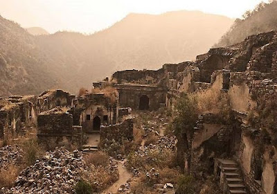 Bhangarh fort story in Hindi Haunted Stories Bhangarh fort Images
