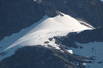 Misteri Danau Tengkorak Roopkund Di Himalaya [ www.BlogApaAja.com ]