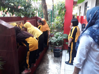 Pembiasaan Cuci Tangan Yang Baik dan Benar di SDN Parapat 1