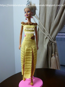 Barbie usando Vestido de Croche Com Fenda Dupla Criado Por Pecunia MillioM 6