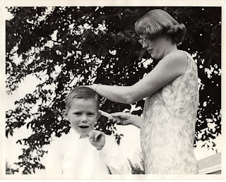 Jennifer Elaine Earle Jennifer Roessler combing hair