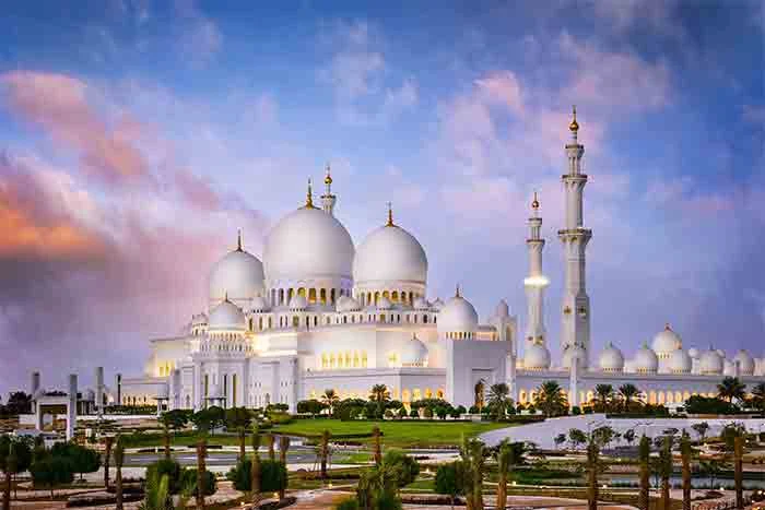 Latest-News, World, Gulf, Top-Headlines, UAE, Abu Dhabi, United Arab Emirates, Travel & Tourism, International-Travel-Zone, Mosque, Sheikh Zayed Grand Mosque, Abu Dhabi: Sheikh Zayed Grand Mosque Centre ranked among world's top tourist attractions.