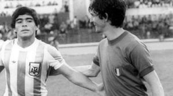 26 maggio 1979, la prima sfida tra Paolo Rossi e Diego Maradona 