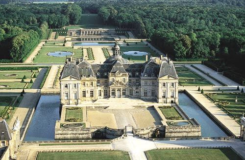 Château en Vaux-le-Vicomte de Nicolás Fouquet | Luis Le Vau + Charles Le Brun + André Le Nôtre