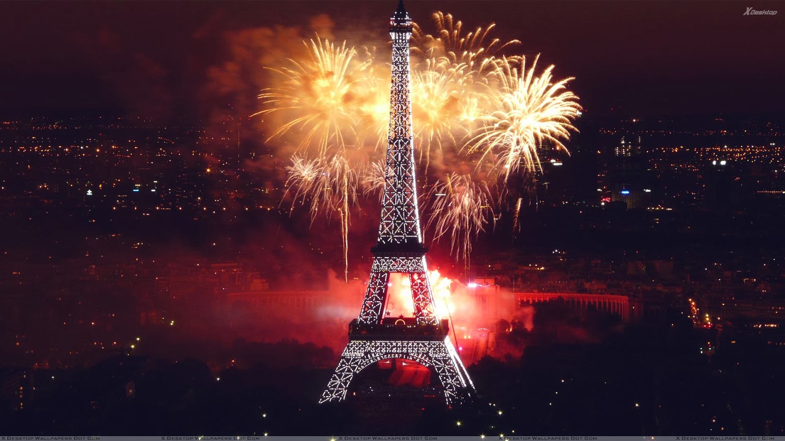 10 Wallpaper Menara Eiffel Malam Hari Keren dan Unik 