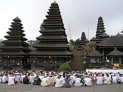 Tattva dan Kesenian Harmoni Spiritual dalam Seni Bali