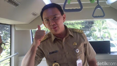 Ahok Hapus Bus Sekolah, Siswa Berseragam Digratiskan Naik Kopaja