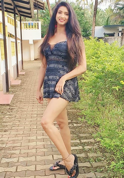 garima maurya sexy legs gandii baat actress