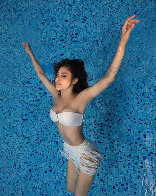 Mouni Roy bikini hot photos sexy body