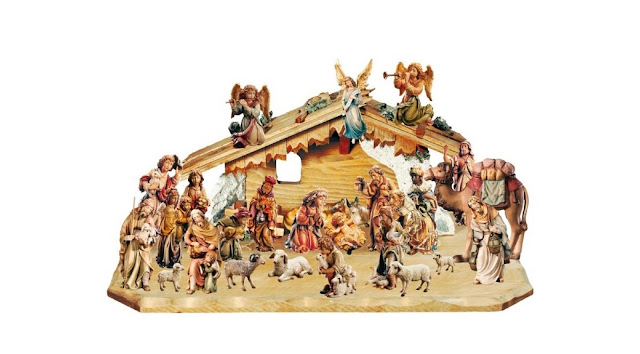 Presepio in legno da 27 pezzi senza capanna