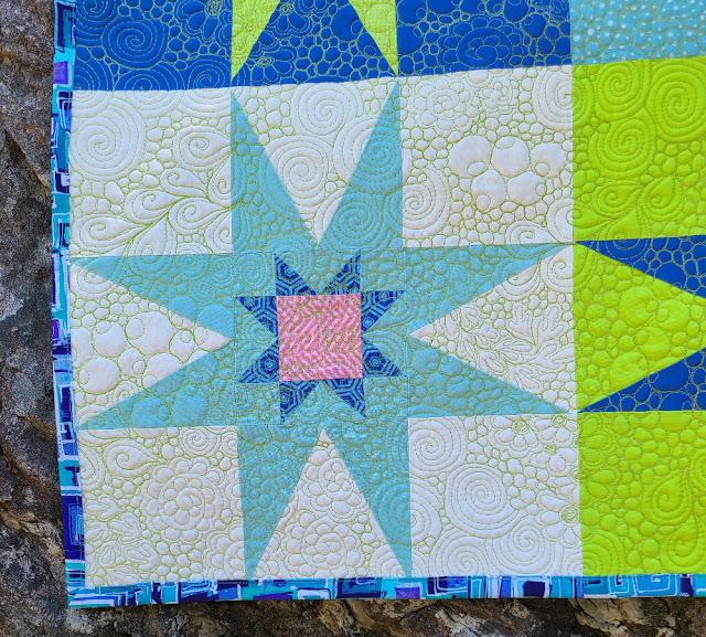 Starry mini quilt | DevotedQuilter.com