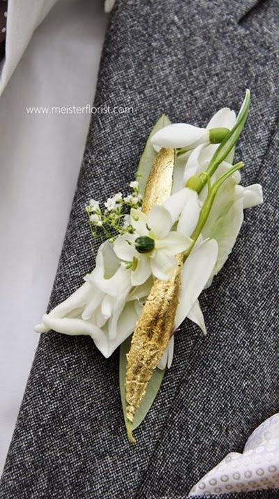 brudbukett vår, brudbukett snödroppar, brudbukett guld, snödroppar guld, brudbukett vit, brudbukett vår vit, bridal bouquet pring, white bridal bouquet spring, white bridal bouquet, bridal bouquet gold, bridal bouquet snowdrops, bouquet snowdrops, corsage vår, corsage snödroppar, corsage guld, boutonniere snowdrops, boutonniere spring, boutonniere gold, buttonhole spring, buttonhole snowdrops, buttonhole gold