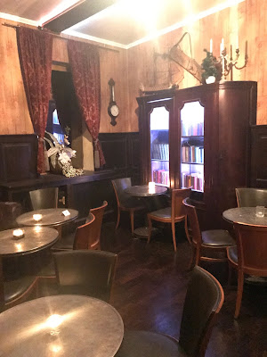 photo of the bar area "liberay" from the masters home in Munich