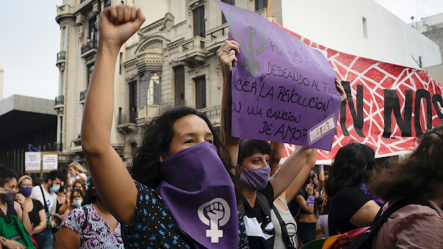 Pese a ligeros avances, violencia sistemática contra las mujeres persistió en 2022