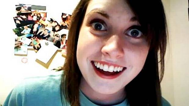 Videos graciosos : Tipos de enamorada - Overly Attached Girlfriend