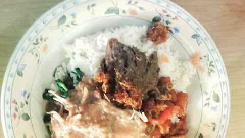 Melepas Kangen Makanan Jawa Timuran di Pontianak