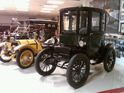 Jay Leno’s Enormous Car Collection Seen On www.coolpicturegallery.net