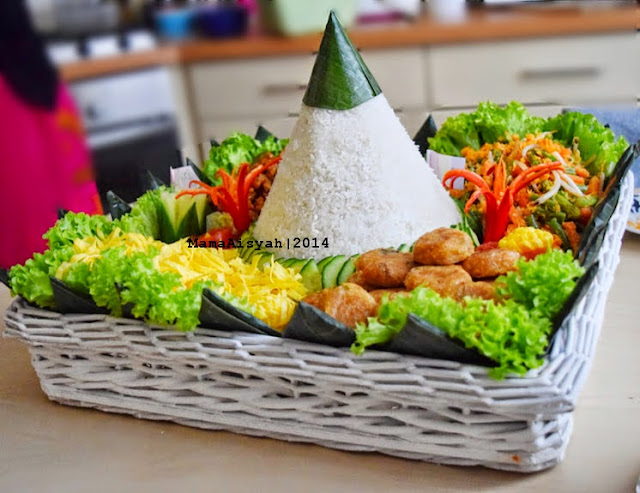 Resep Cara Membuat Tumpeng Putih Nasi Uduk