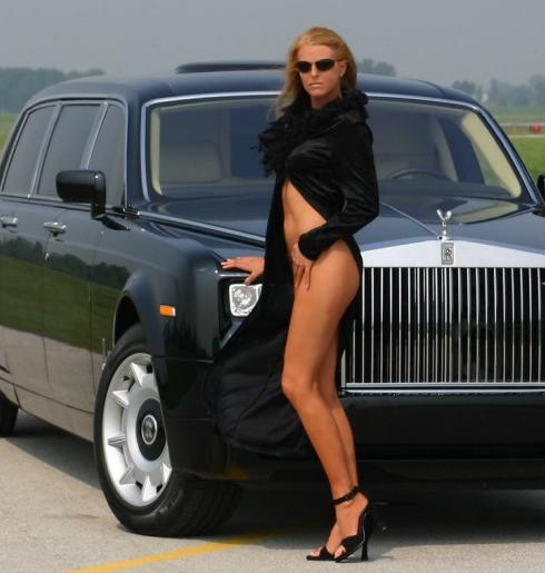 Rolls Royce Dealers in the UK are few and far between but the ever popular 