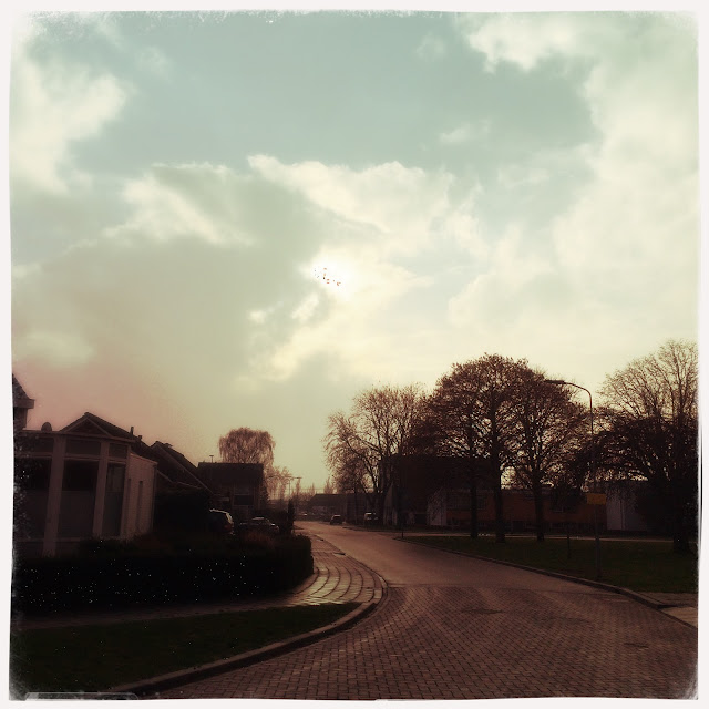 Lege straat. Hipstamatic: Doris + Dreamy. Foto: Robert van der Kroft