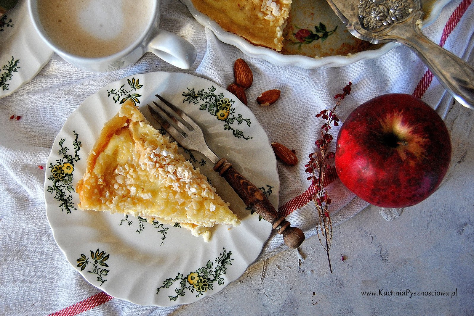 647. Tarta z jabłkami, migdałami i serem mascarpone