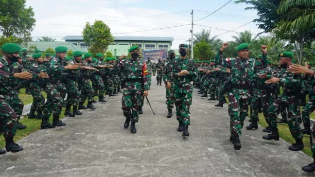 Kasdam I/BB Dampingi Asops Panglima TNI Cek Kesiapan Satgas Pamtas RI- PNG Yonif 126/KC