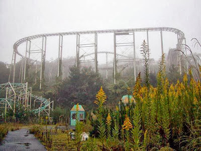 rollercoaster terkutuk