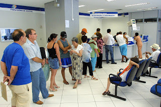 Governo publica MP com regras para contratar servidor temporário e reduzir fila do INSS