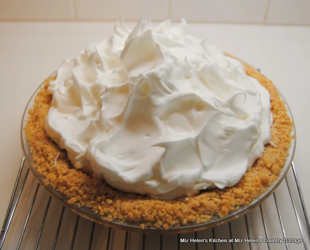 Retro Lemon Ice Box Pie With Nilla Wafer Crust at Miz Helen's Country Cottage