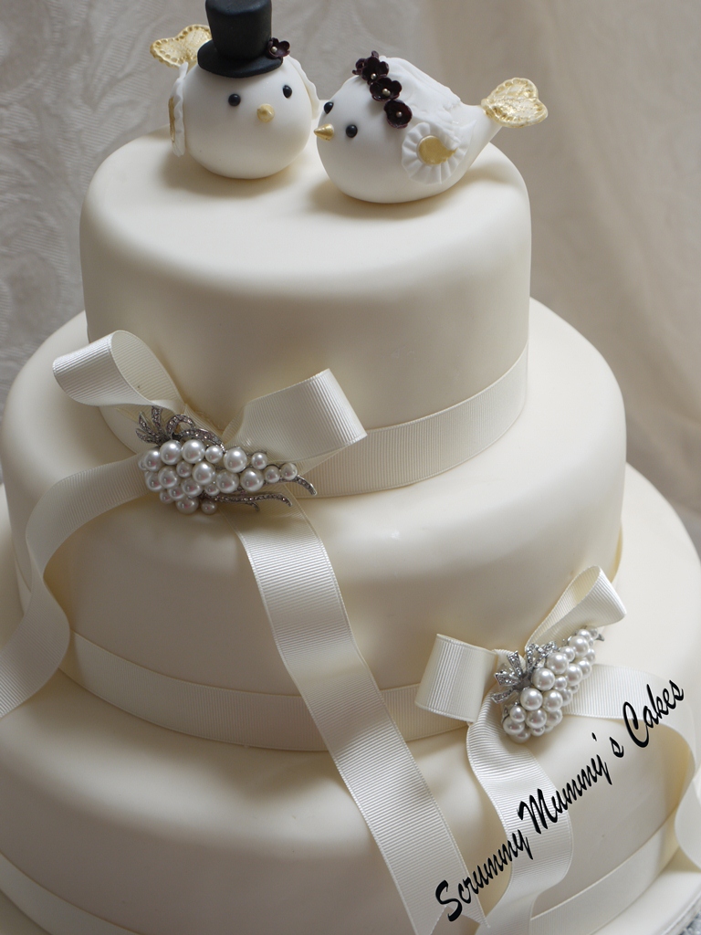 Scrummy Mummy s Cakes  Lovebirds 3  Tier  Wedding  Cake 