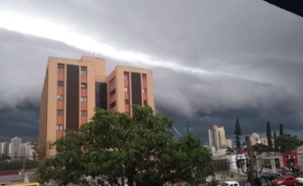 Brasil: Nuvens anômalas e desastres ambientais causados por geoengenharia climática