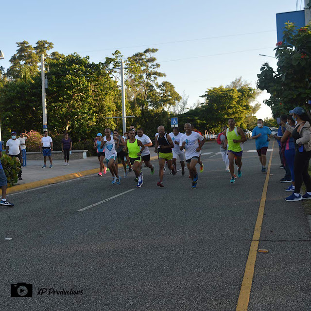 Salida de nuestros atletas en la carrera